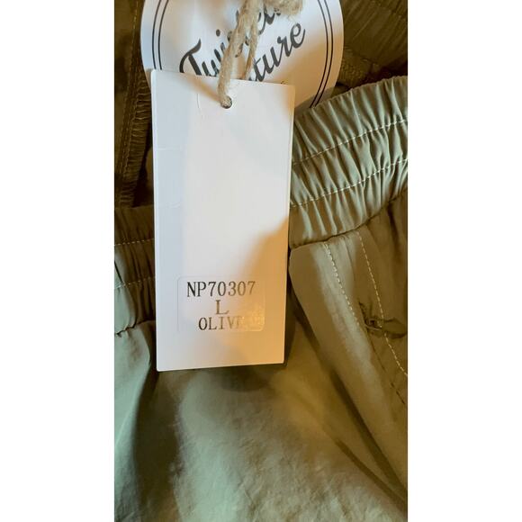 Twisted Couture Olive Cinch Leg Pants Women’s Size Large NWT Inseam 30" - Picture 4 of 14